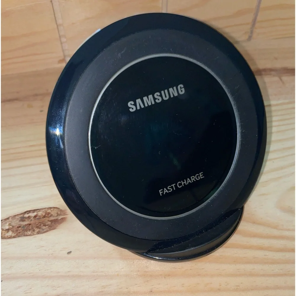 Samsung wireless charger, barely used!